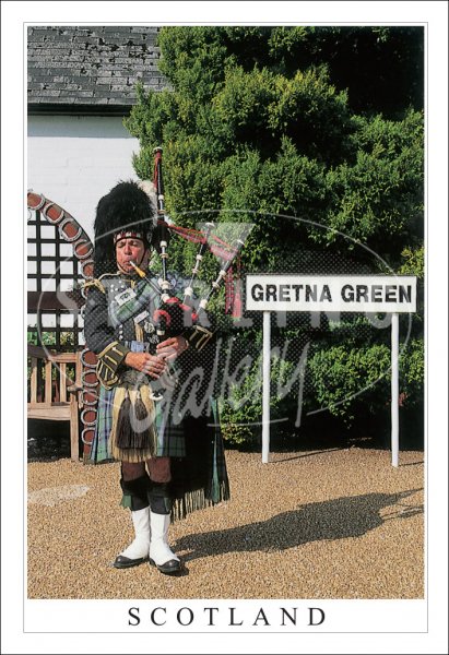 Gretna Green Piper - Scotland Postcard (V SG)