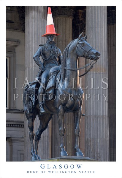 Glasgow - Duke of Wellington Statue Postcard